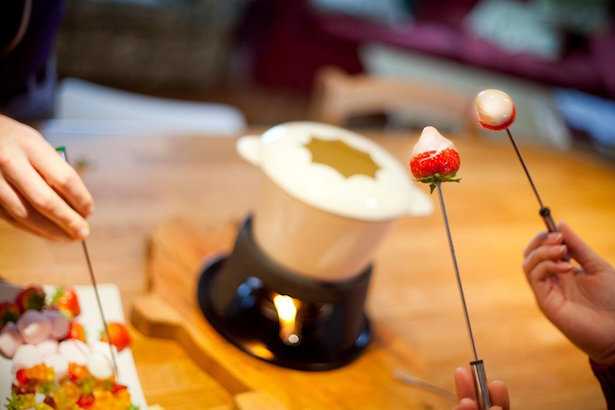 fonduta di cioccolato con frutta