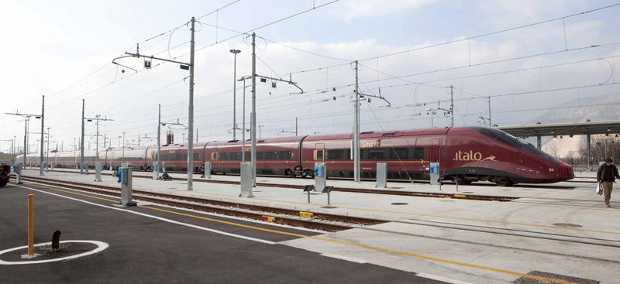 Treno Italo in stazione a Forlì