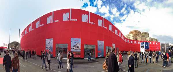 red-wall-salone-nautico