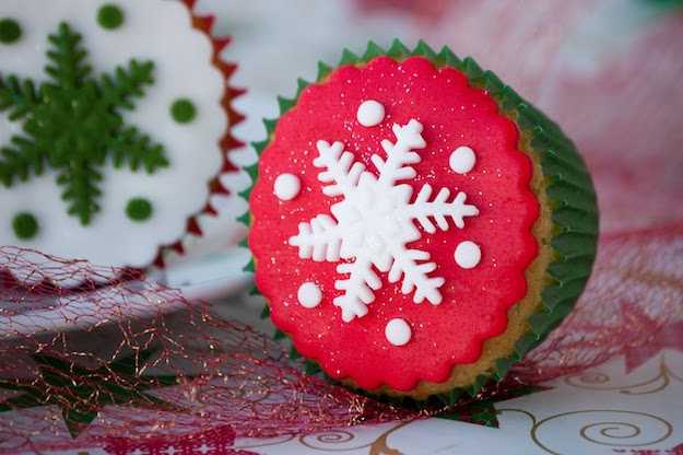 Biscotti Di Natale E Cupcakes Natalizi.Cupcakes Decorati Per Natale Idee Green