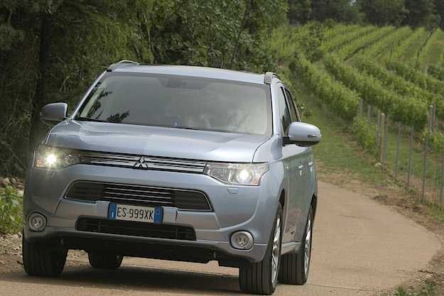 mitsubishi-outlander-phev-mac_5148