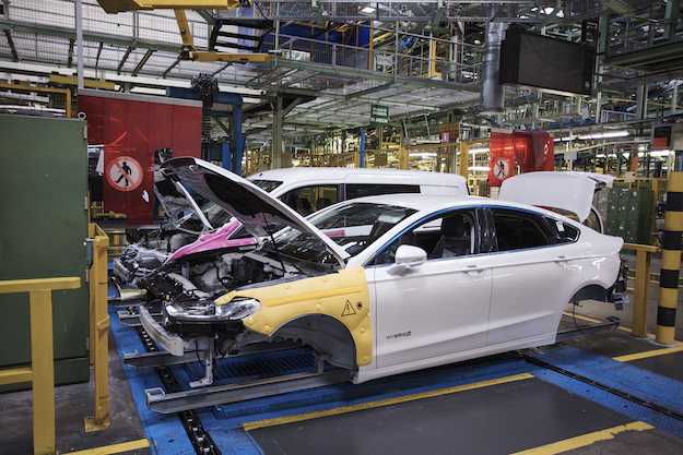 ford mondeo hybrid prezzo