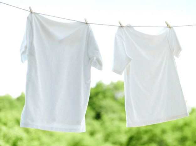 come eliminare le macchie di sudore