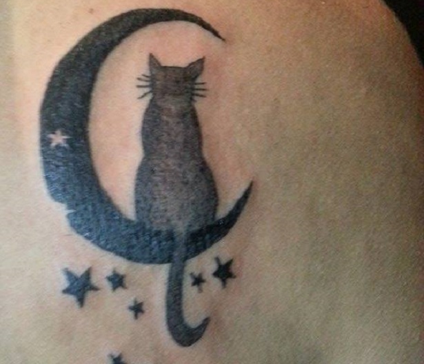 gatto nero tatuaggio