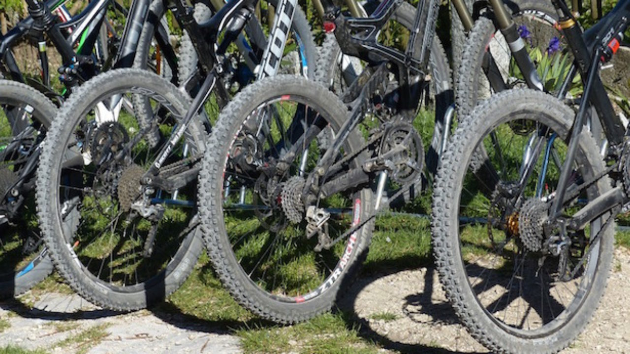 Come riparare la camera d'aria della bici - Idee Green