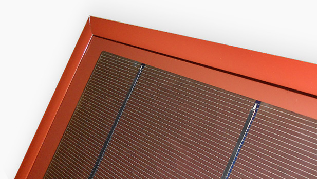 Moduli fotovoltaici rossi