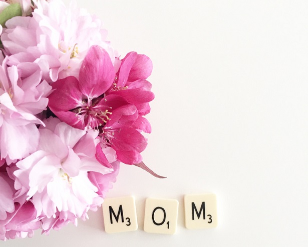 fiori rosa festa della mamma 