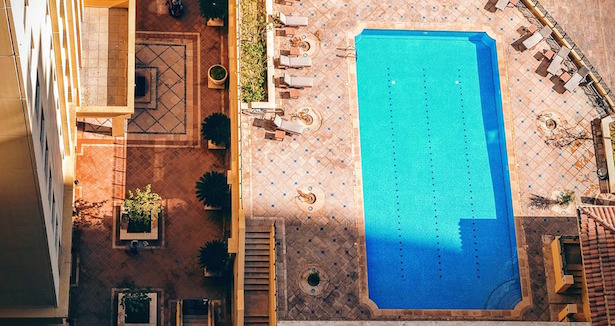 piscina interrata o fuori terra