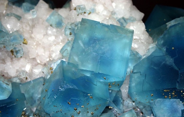 cristalli bianchi e azzurri cristalli bianchi e azzurri