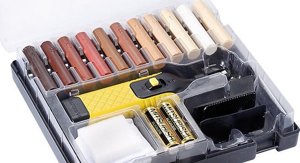 riparare graffio parquet