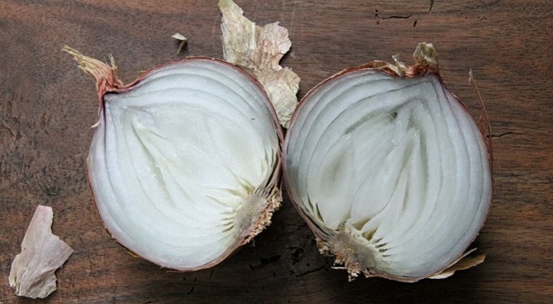 Come Sbucciare cipolle senza piangere Come Sbucciare cipolle senza piangere