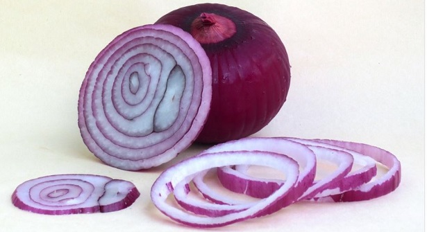 Come Sbucciare cipolle senza piangere Come Sbucciare cipolle senza piangere