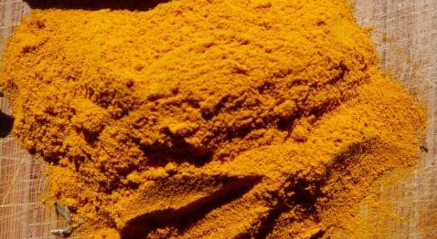 maschera curcuma per acne