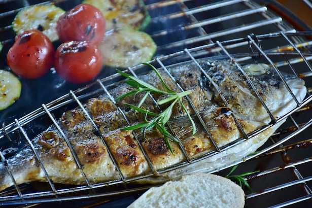 Come cucinare con il barbecue a carbone