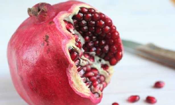 Come sbucciare un melograno