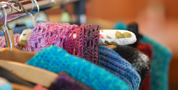 Come scegliere che colori indossare Come scegliere che colori indossare