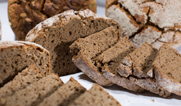 Pane integrale o bianco