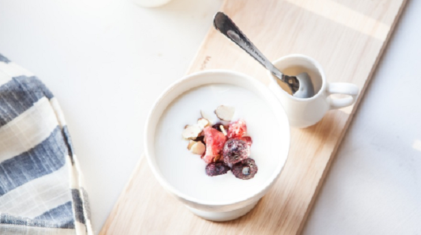 Yogurt magro o intero