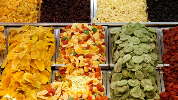 Come preparare la frutta disidratata in casa