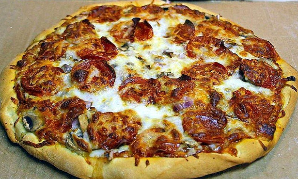 mangiare la pizza fa bene