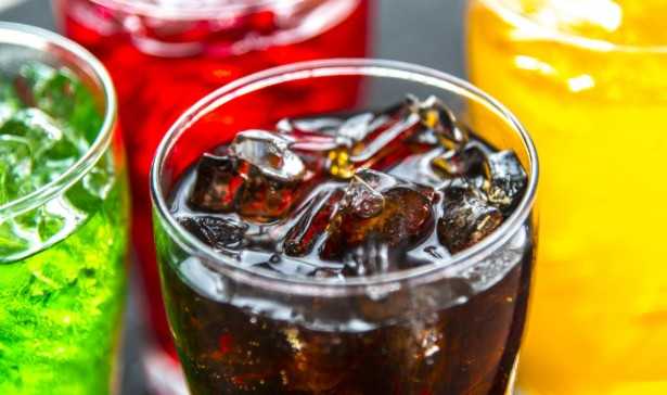 Come smettere di bere bibite gassate Come smettere di bere bibite gassate