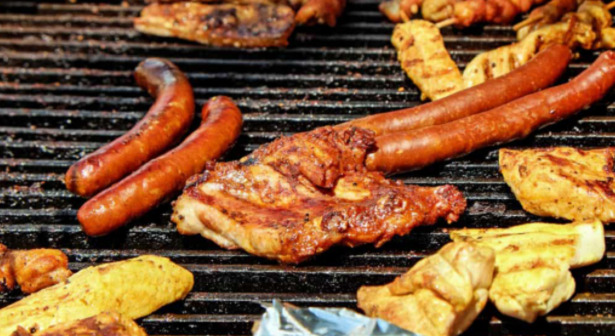 Salsicce su Barbecue