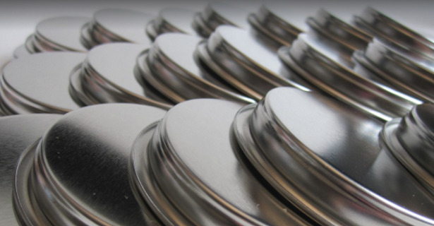 alluminio macchiato da pulire