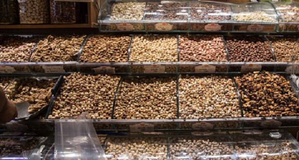 frutta secca in vendita