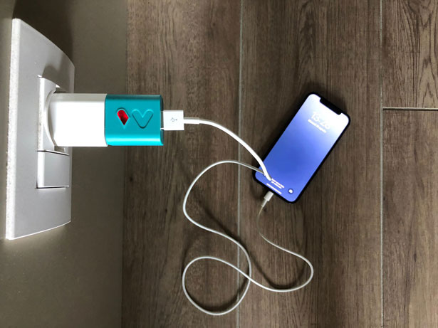 smartphone in carica