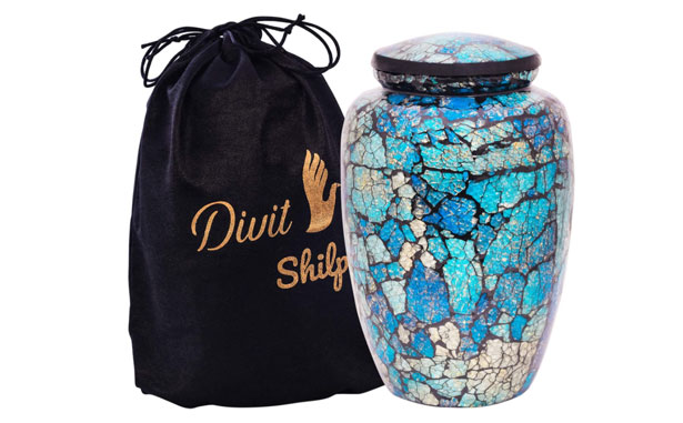 urna cineraria decorata