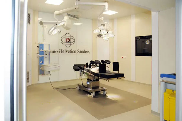 lettino trapianto capelli Sanders