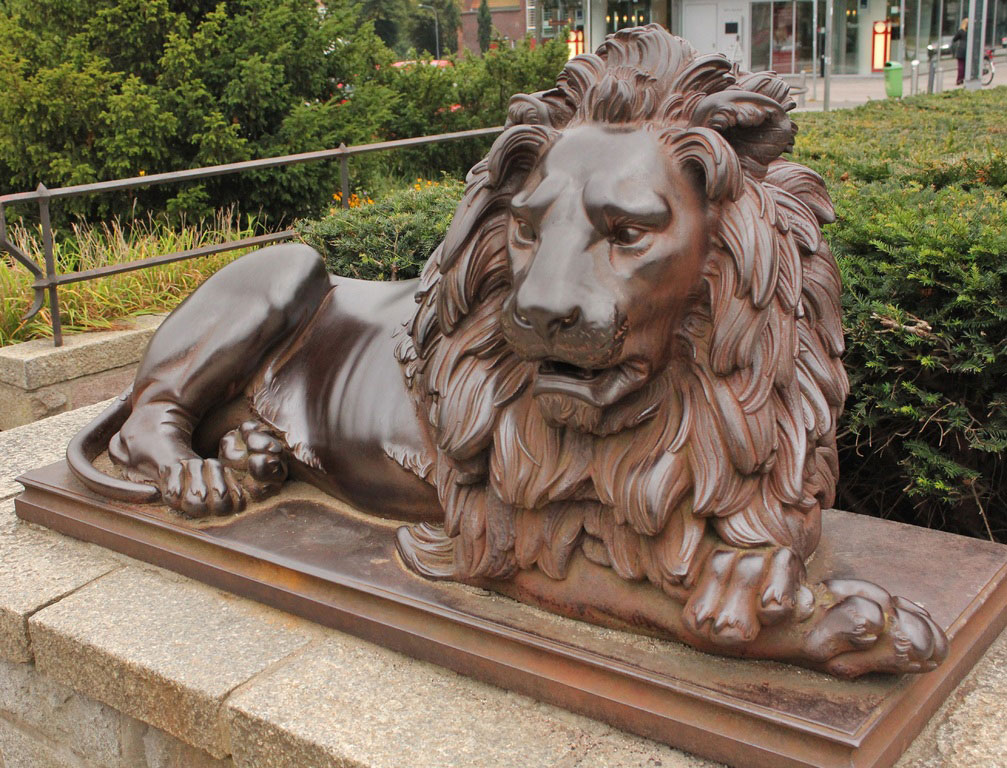scultura bronzo leone