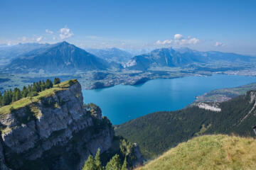Svizzera Alpi lago cielo blu